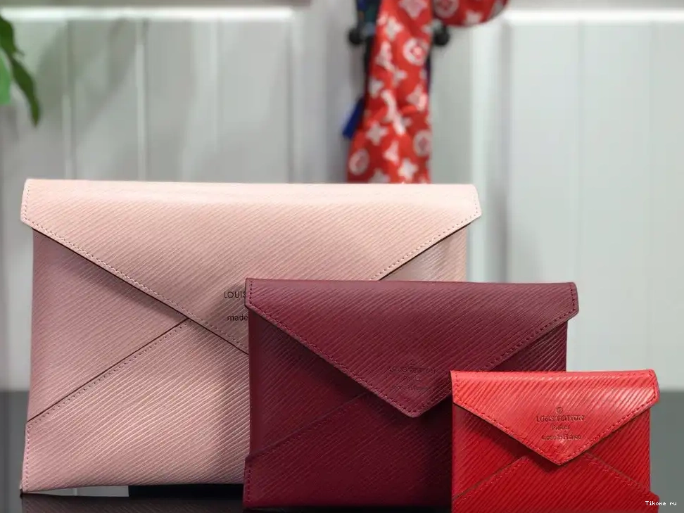 POCHETTE VUITTON KIRIGAMI LOUIS 0703